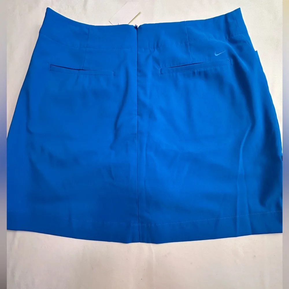 NIKE GOLF SKORT Turquoise with POCKETS! Size 10 - Picture 2 of 9